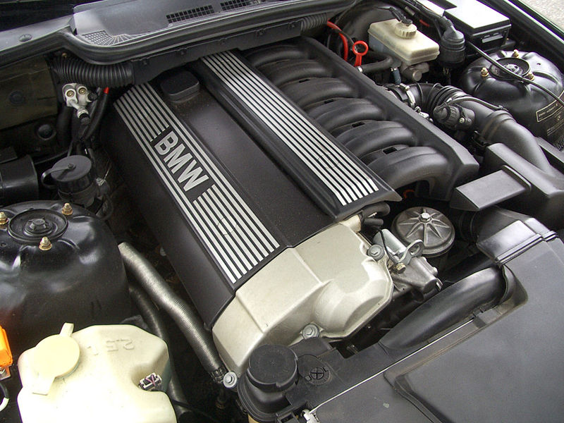 2009-07-02_153154_800px-1993_bmw_325is_engine